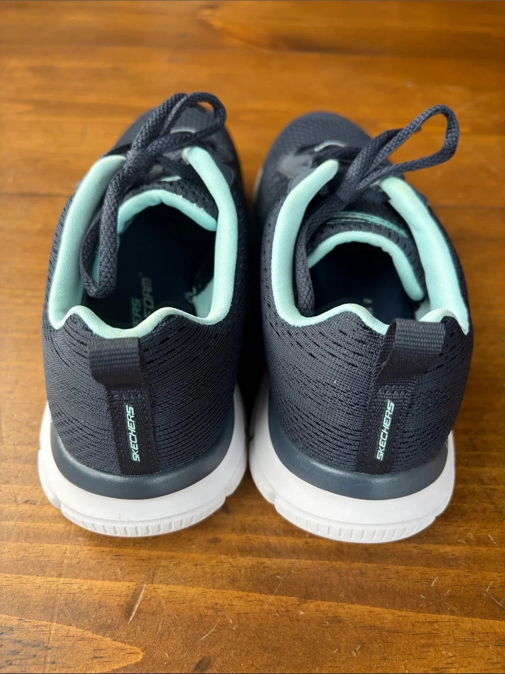 Skechers Navy Lite-Weight Sneakers Sz 9.5